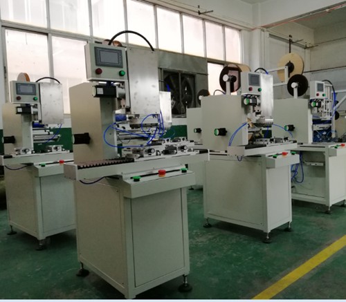 如何選擇半自動與全自動貼標機？